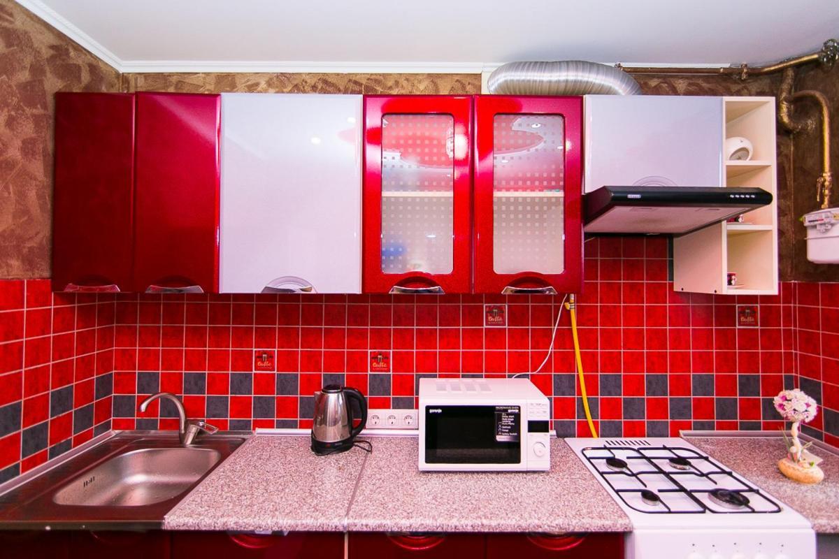 Vip Apartmens Faraon On Illinskaya 1 Floor Sumy Exterior foto