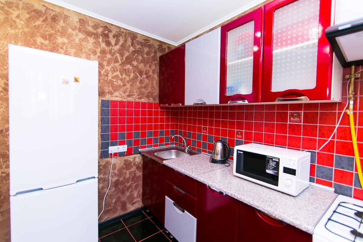 Vip Apartmens Faraon On Illinskaya 1 Floor Sumy Exterior foto